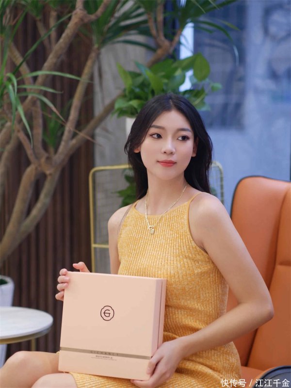 联富配资 钻石般贵妇感满满的护肤礼盒谁不爱啊！