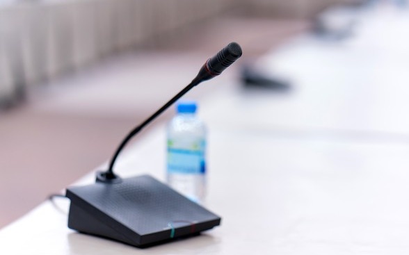 豌豆财富 安徽淮北一女子中百万大奖，彩票却被摊主夺走？官方：彩民已兑奖